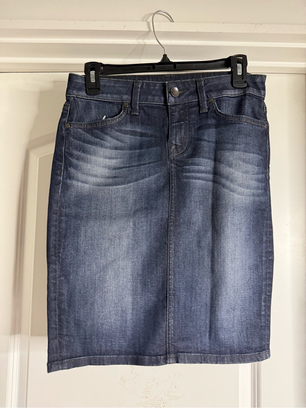 Level 99 Anthropologie Classic Denim Pencil Skirt - Faded Blue sz 28